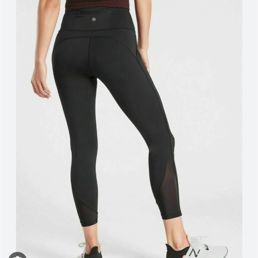 Athleta Lightning Tight Stash Pocket Size Small